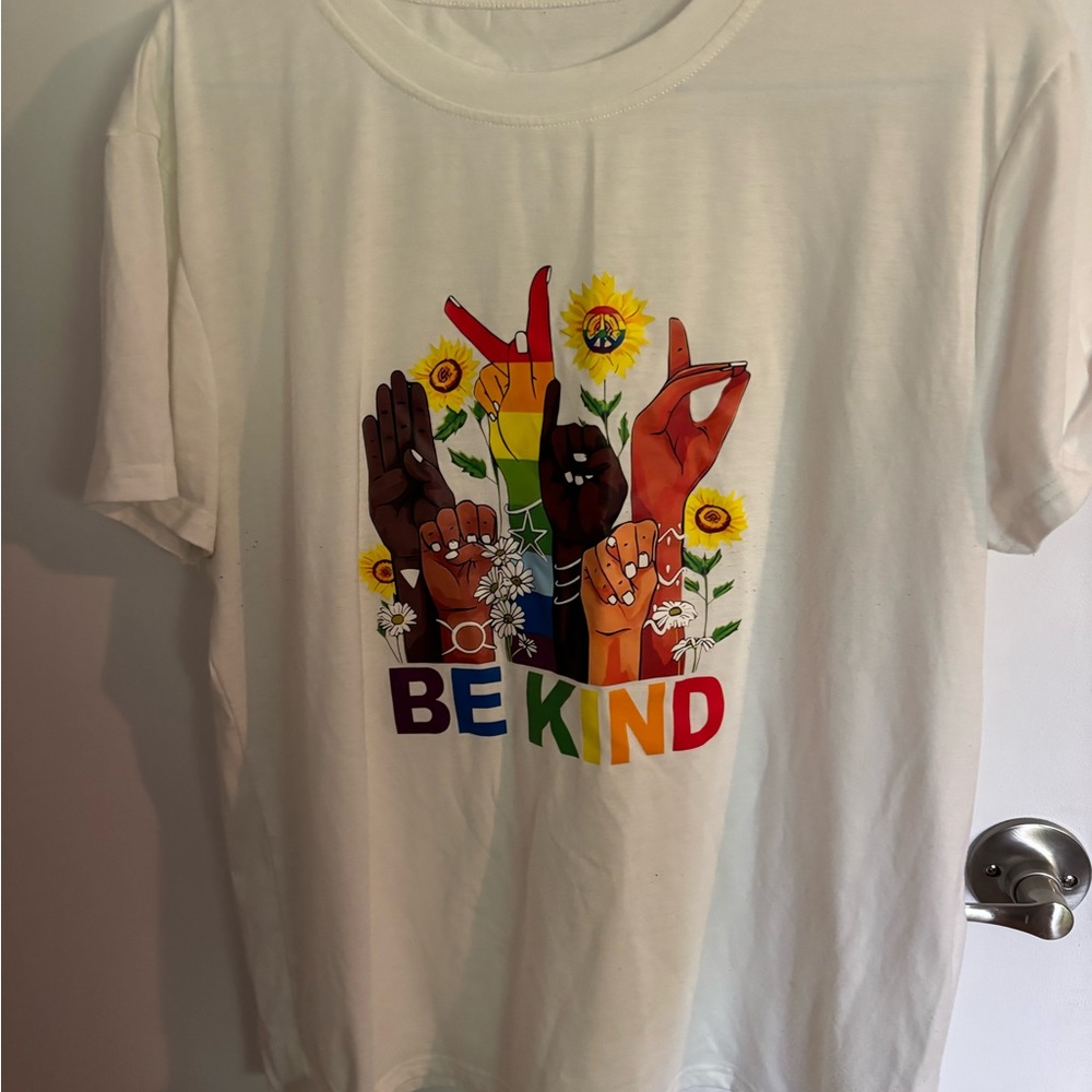 Be Kind Graphic T-Shirt